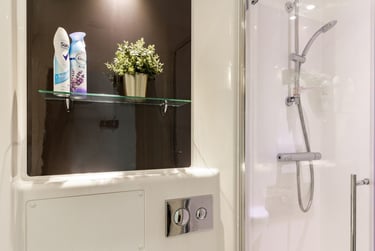Standard En Suite - Image 5
